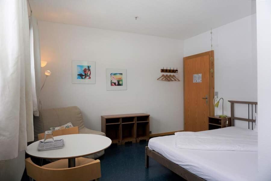 Shima-Davos Bed & Breakfast Room photo