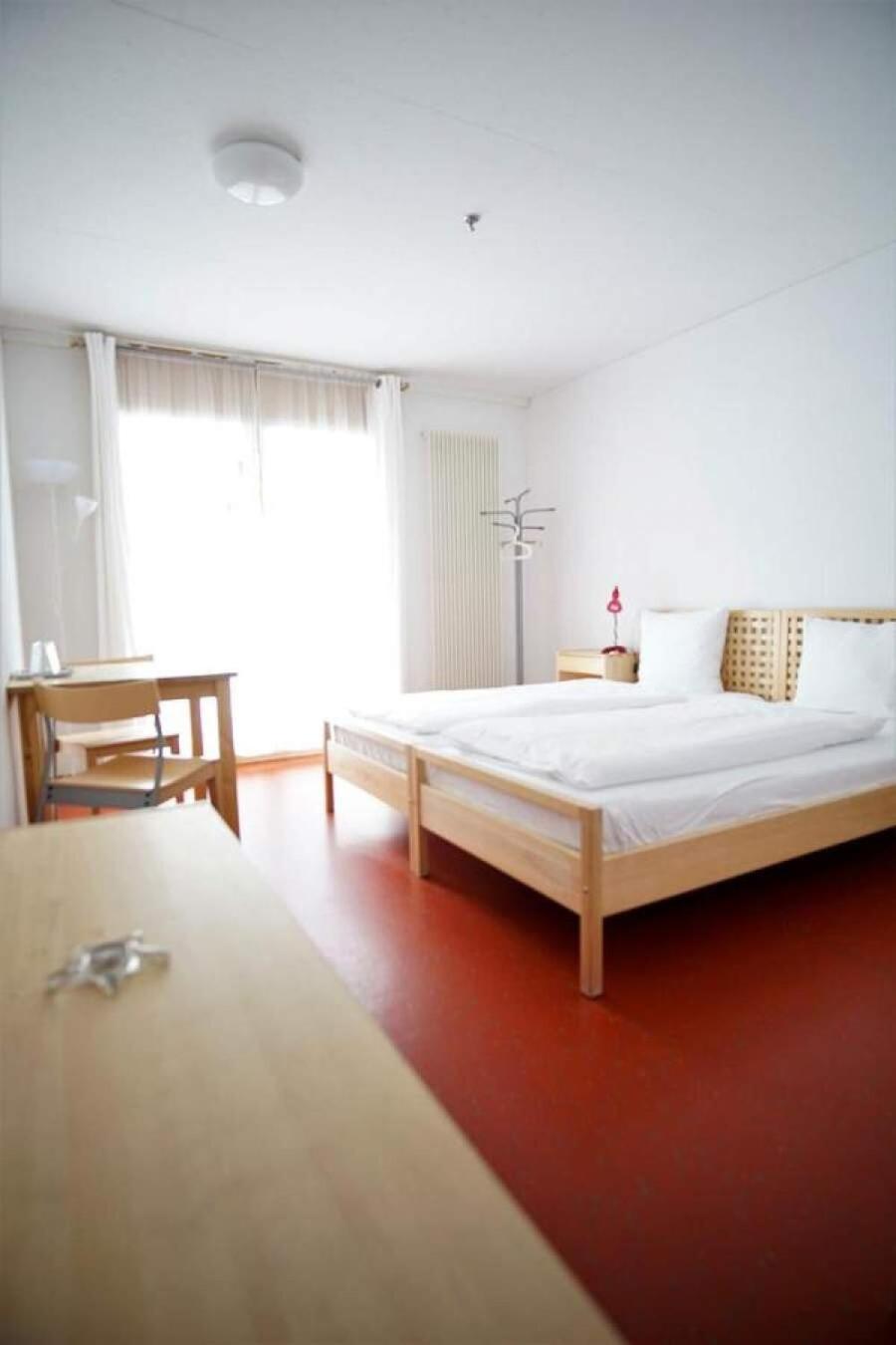 Shima-Davos Bed & Breakfast Room photo