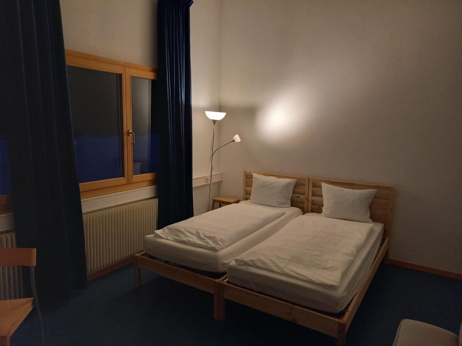 Shima-Davos Bed & Breakfast Room photo