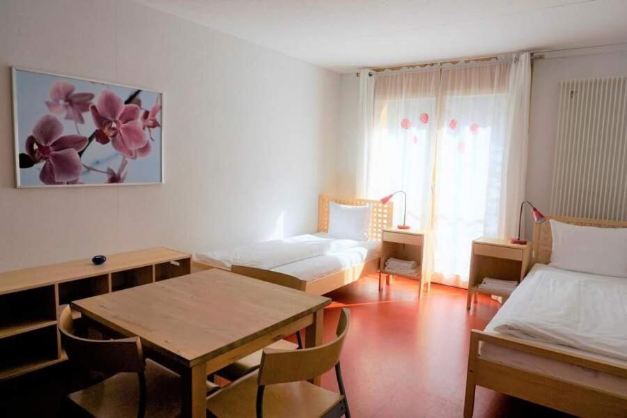 Shima-Davos Bed & Breakfast Room photo