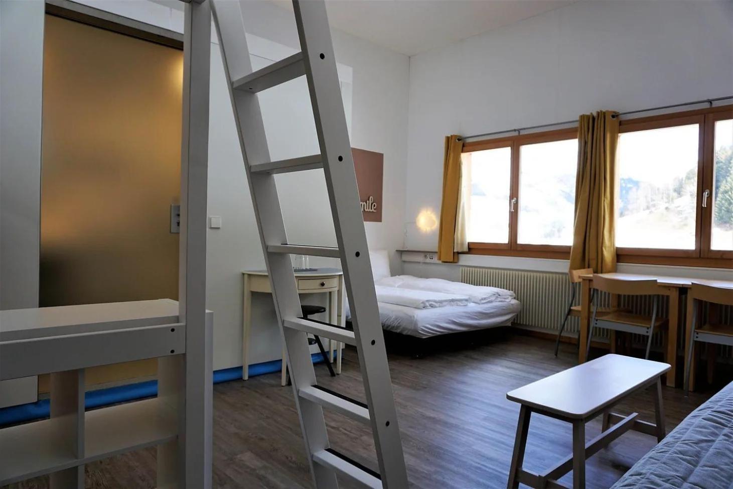 Shima-Davos Bed & Breakfast Room photo