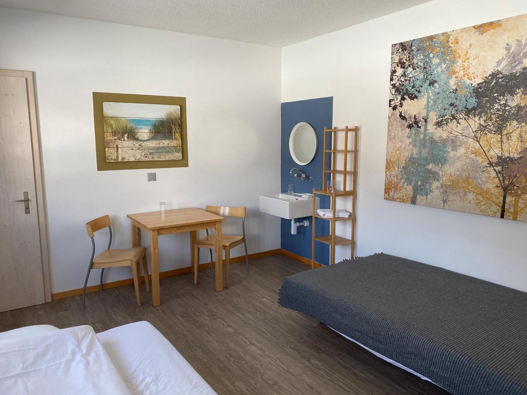 Shima-Davos Bed & Breakfast Room photo