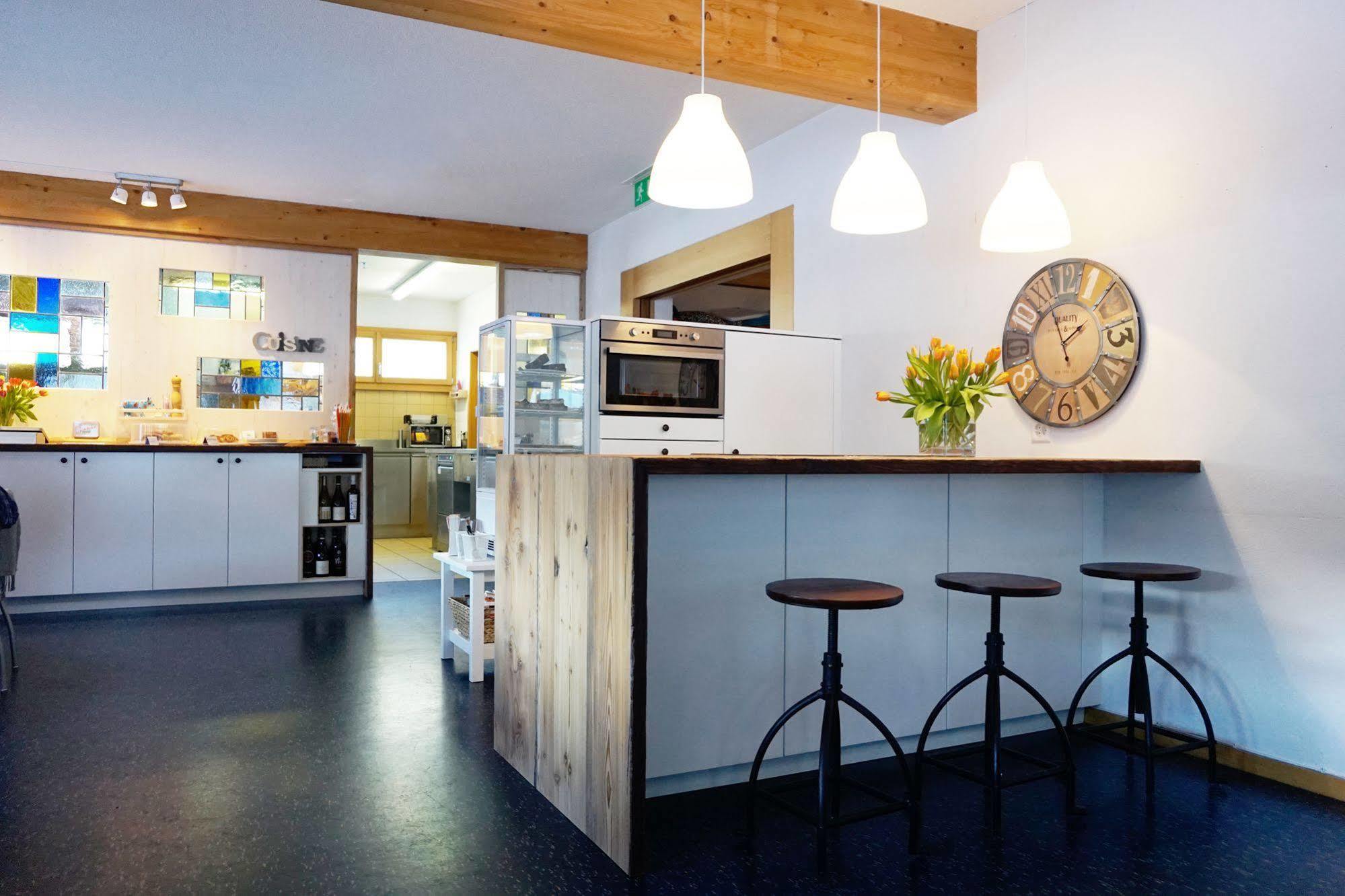 Shima-Davos Bed & Breakfast Exterior photo